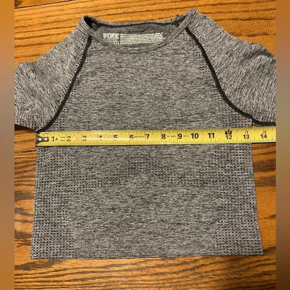 Pink Victoria’s Secret crop workout long sleeve gray thumb hole - Picture 6 of 6
